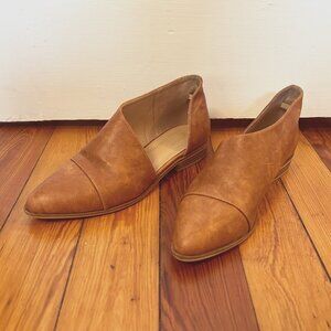 Catherine Malandrino Cut Out Flat, size 8.5